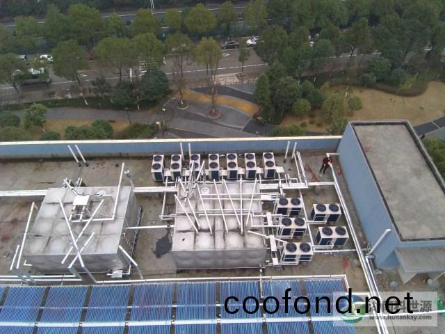 長(zhang)沙(sha)縣天達(da)中(zhong)學宿(su)捨(she)空(kong)氣源(yuan)熱水工(gong)程(cheng)