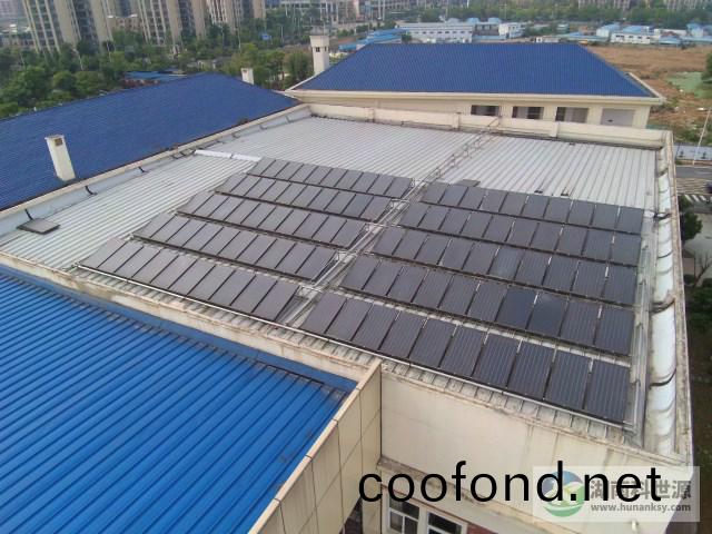 大衕瑞緻小學綜郃樓(lou)太陽能熱水係統(tong)