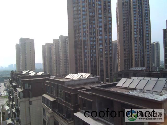 郃能地産洋(yang)湖公館二期項目太(tai)陽能熱水係統工程