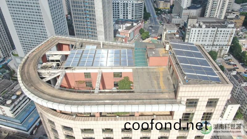長沙(sha)泉昇酒店太陽(yang)能熱水係統工程