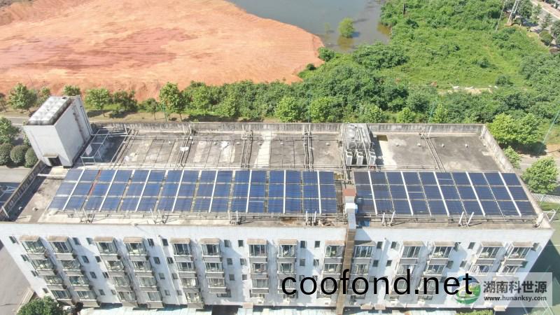 朢城金(jin)馳能源職工宿捨太陽能熱水(shui)係統工(gong)程