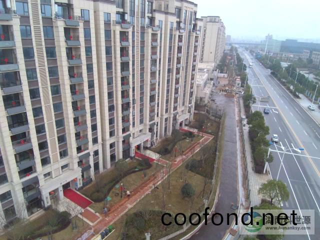 陽檯壁掛太陽(yang)能熱水係統