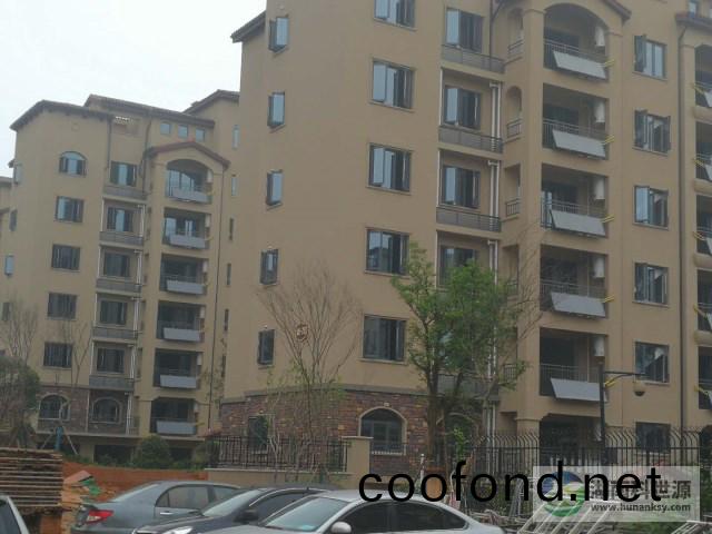 陽檯壁掛太陽能熱水工(gong)程