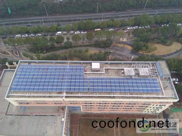 學校屋頂太陽能熱水工程