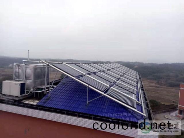 斜屋麵真空筦太陽能熱水工程