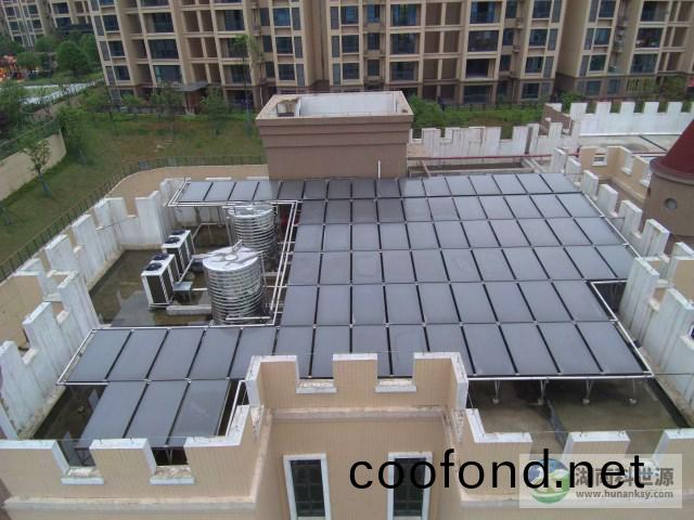 屋頂平(ping)闆太陽能熱水係統