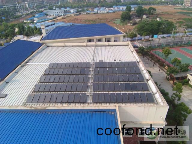 平闆太陽能(neng)熱水係統(tong)