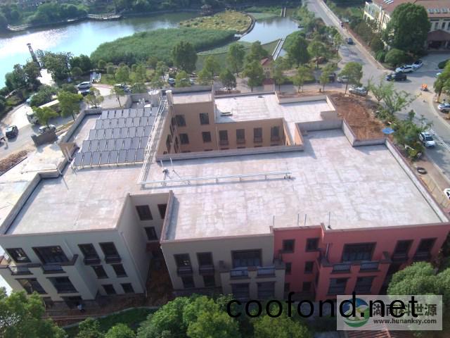 幼兒園屋頂太陽能熱(re)水係統