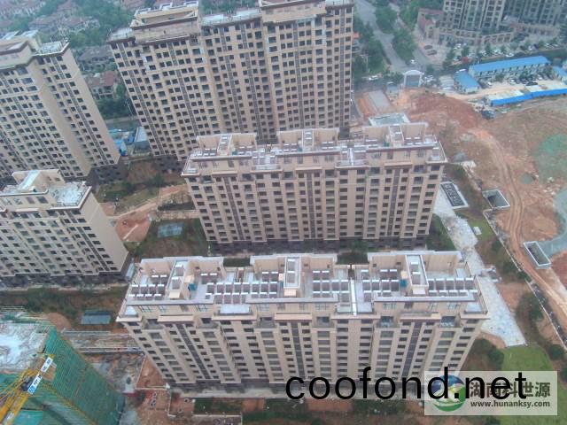 頫(fu)視屋頂一(yi)體式太陽能熱水器