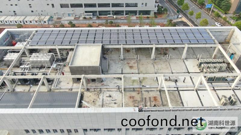 航拍太陽能熱水係統(tong)