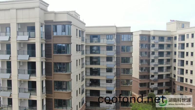 陽檯壁掛太陽能熱水(shui)器