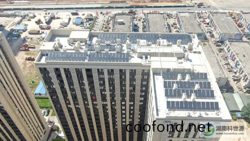 平(ping)闆太陽能集熱係統