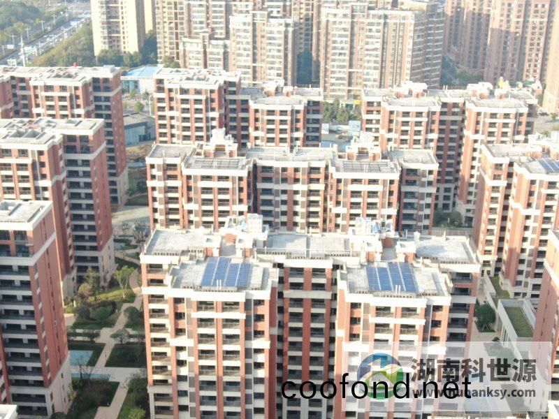 太(tai)陽能熱水係統工程