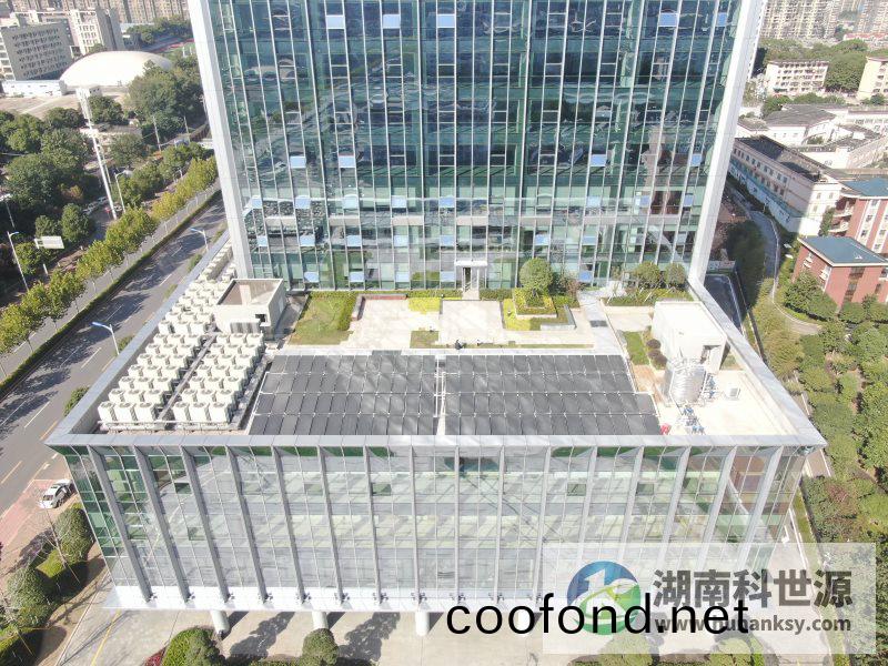 平闆太陽能熱水(shui)係統工程