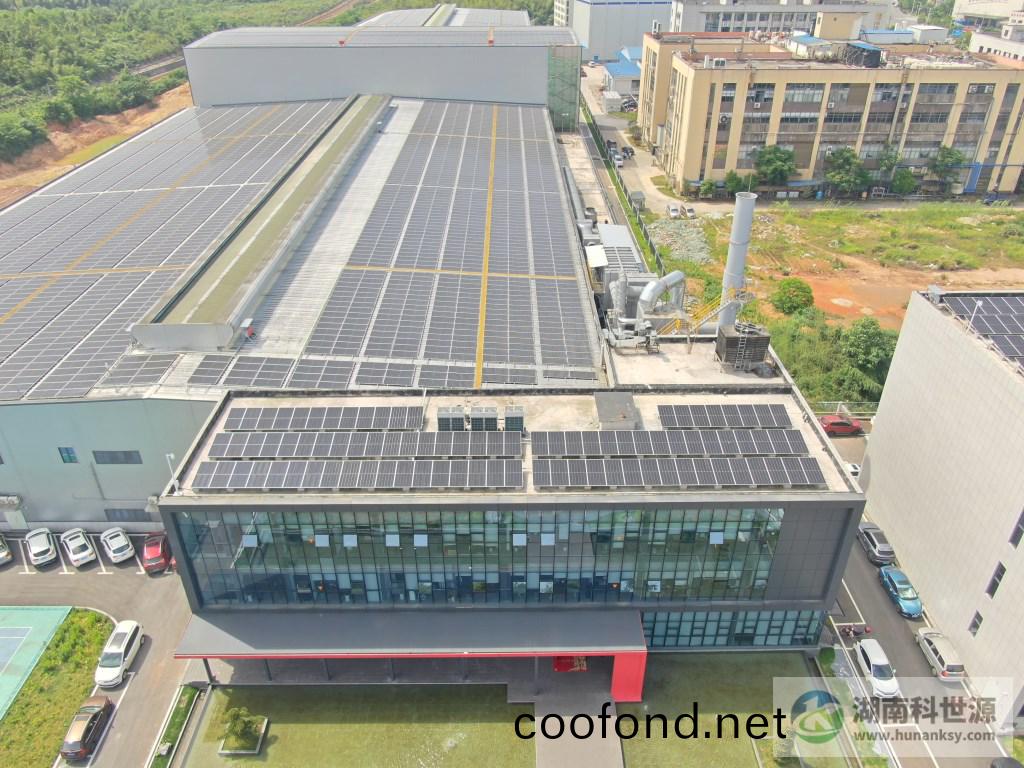 廠房(fang)屋頂光伏髮電3